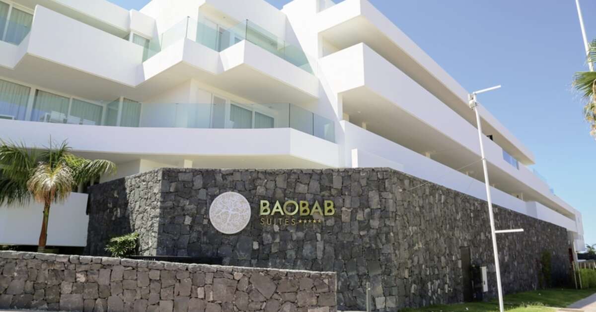 Een foto van de buitenkant van Baobab Suites