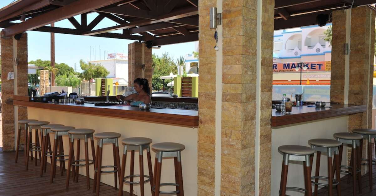 Een foto van de faciliteiten bij Heleni Beach Hotel