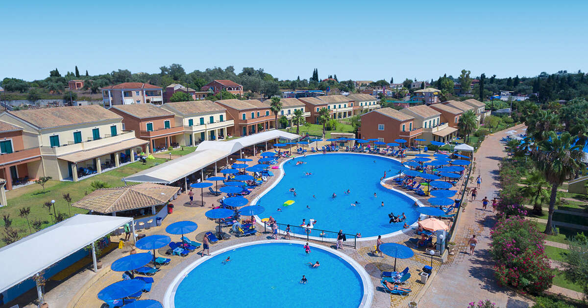 Een foto van het zwembad bij Aqualand Resort