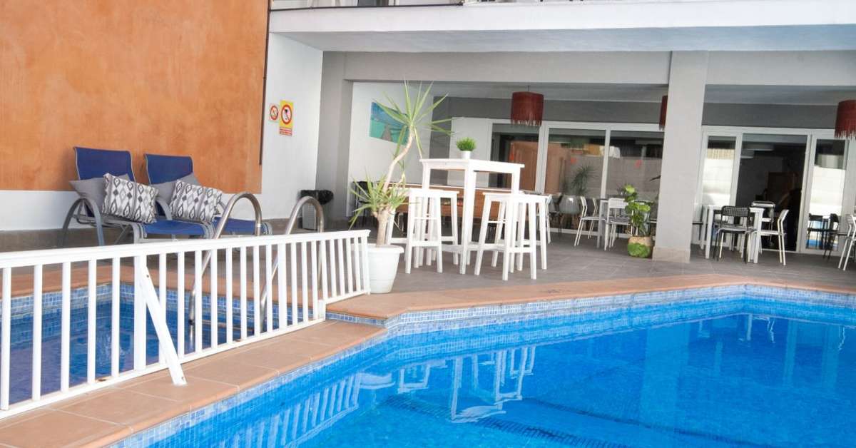 Een foto van het zwembad bij Teide Hotel
