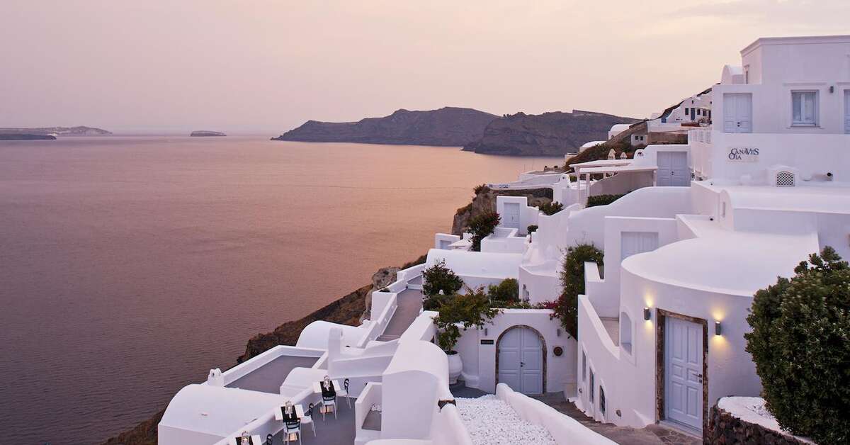 Een foto van de buitenkant van Canaves Oia Boutique Hotel