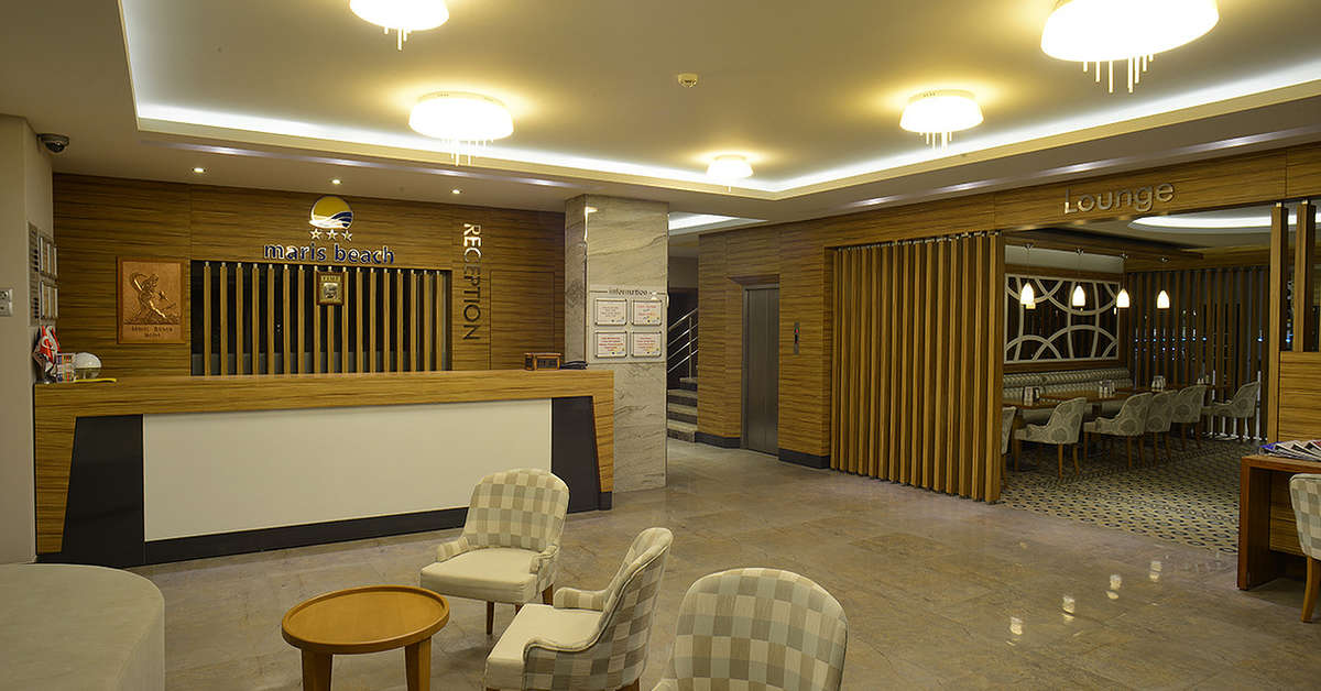 Een foto van het interieur van Maris Beach Hotel