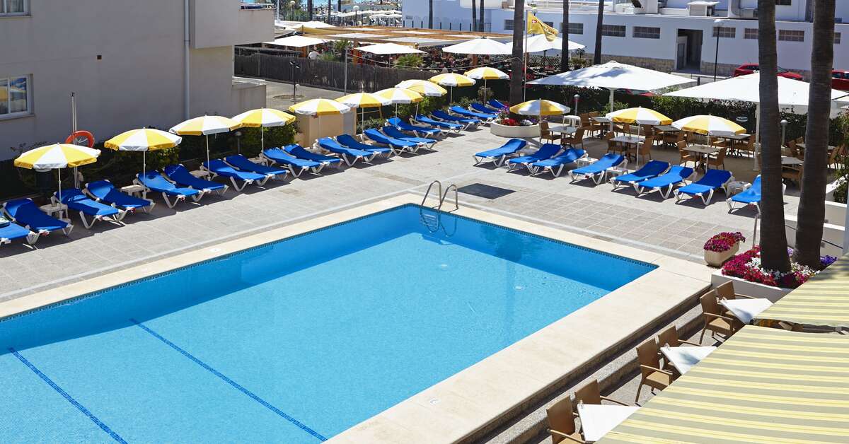 Ein Foto Universal Hotel Bikini