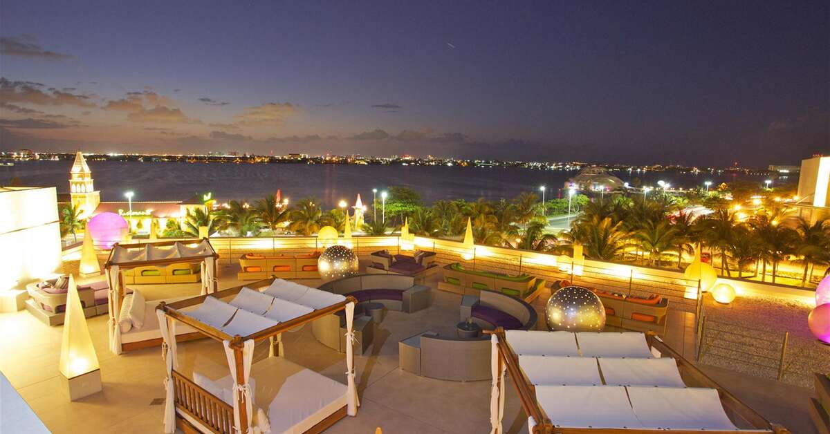 Een foto van het terras bij Hotel Grand Park Royal Cancun Caribe