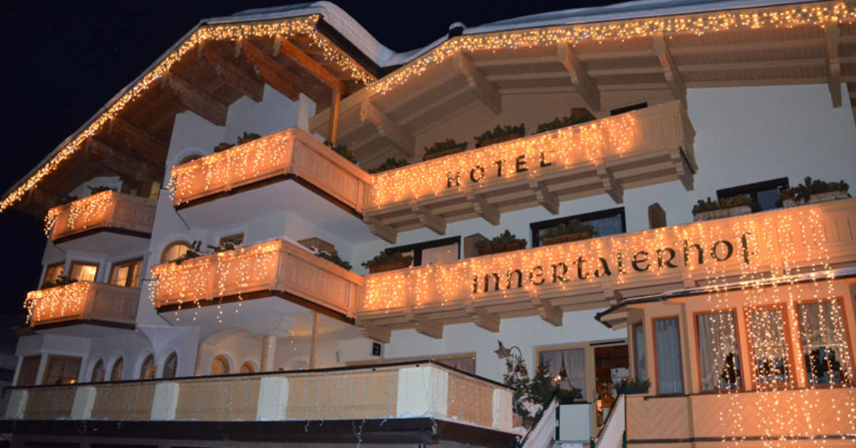 Een foto van de buitenkant van Hotel Innertalerhof