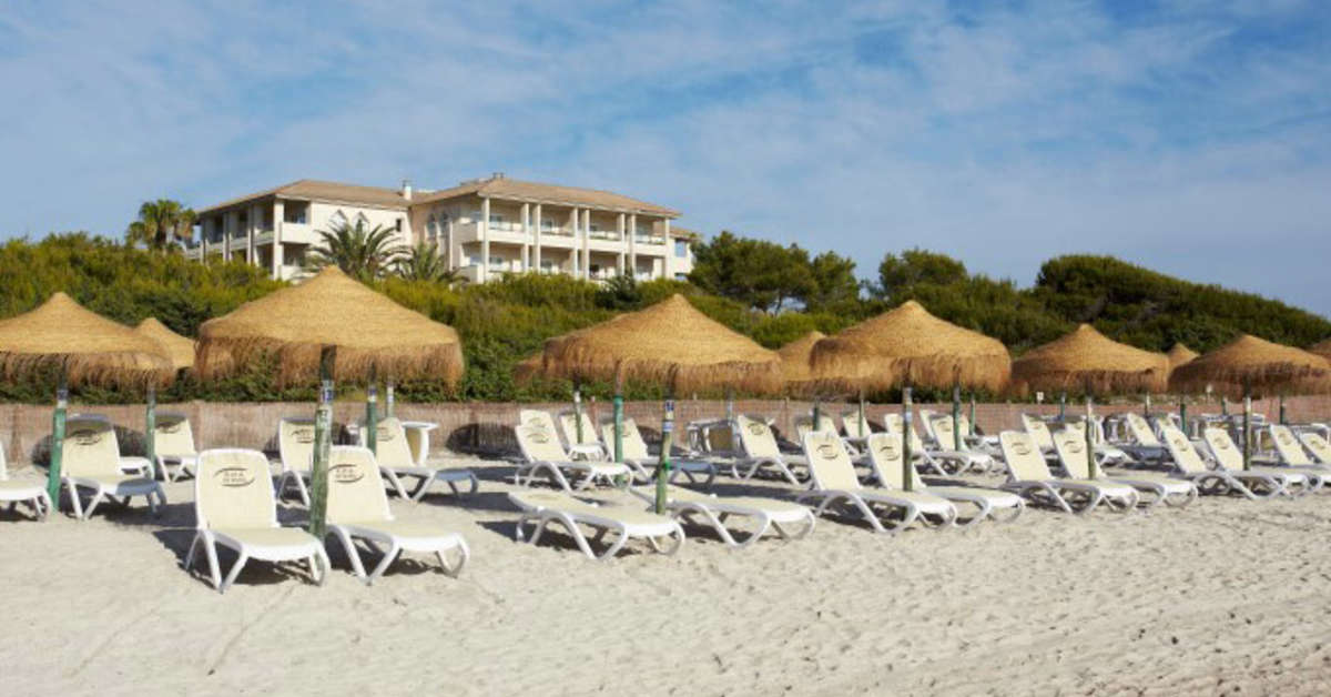 Een foto van het strand bij Grupotel Parc Natural & Spa