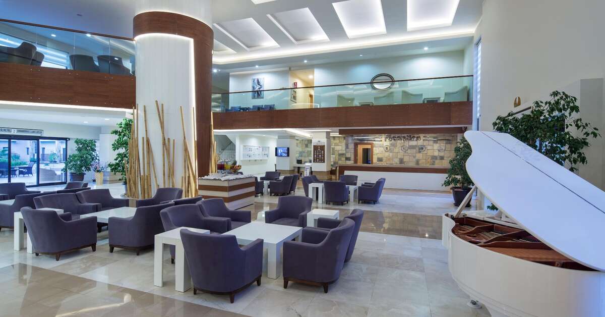 Een foto van het interieur van Green Bay Resort & Spa