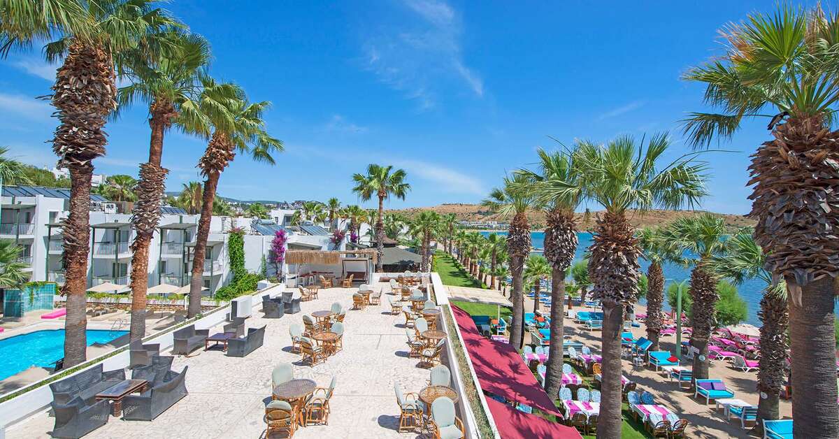 Een foto van het terras bij Hotel Sami Beach