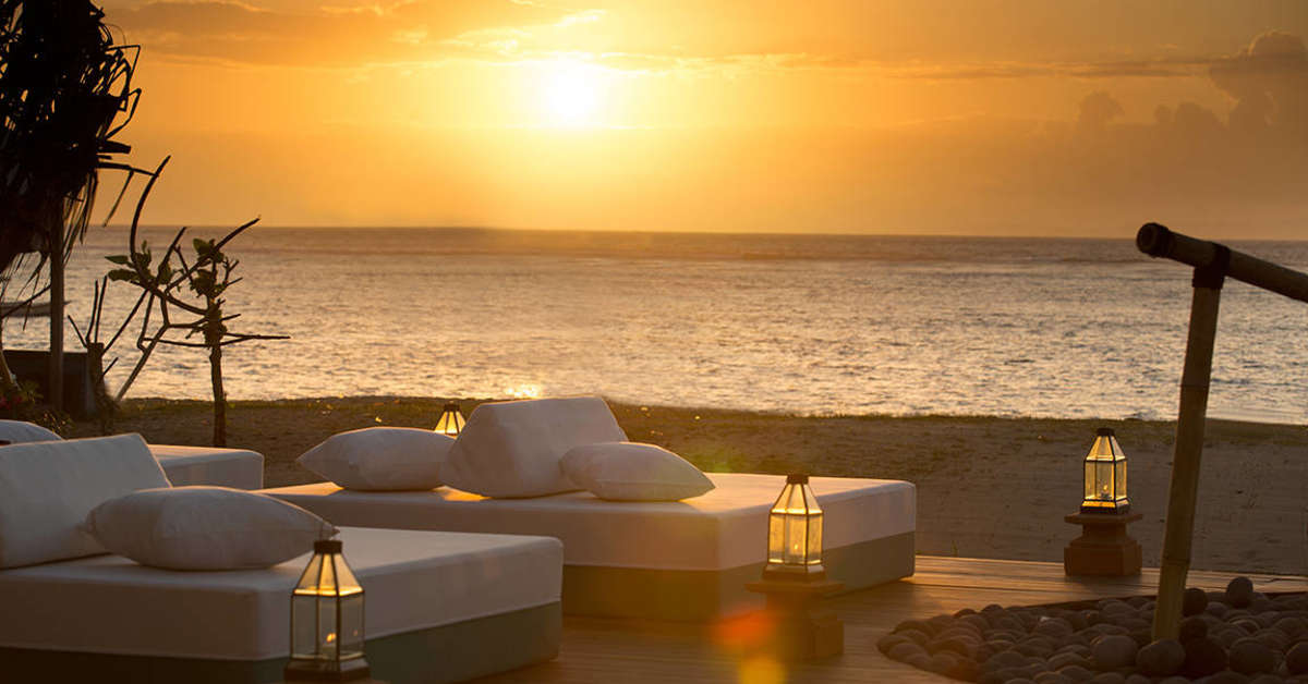 Een foto van het terras bij Sadara Resort
