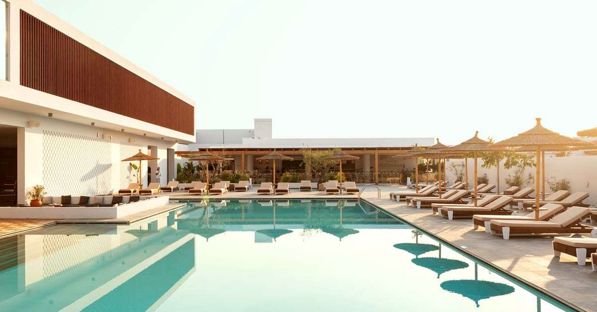 Een foto van het zwembad bij Pearl Beach Hotel