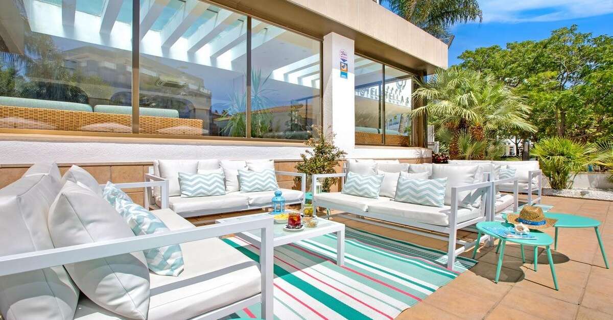 Een foto van het terras bij Sumus Hotel Stella & Spa