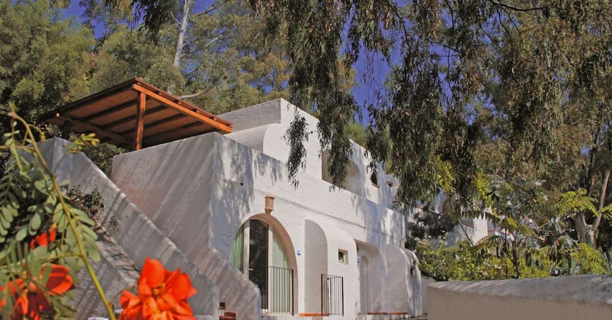 Een foto van de buitenkant van Arbatax Park Telis
