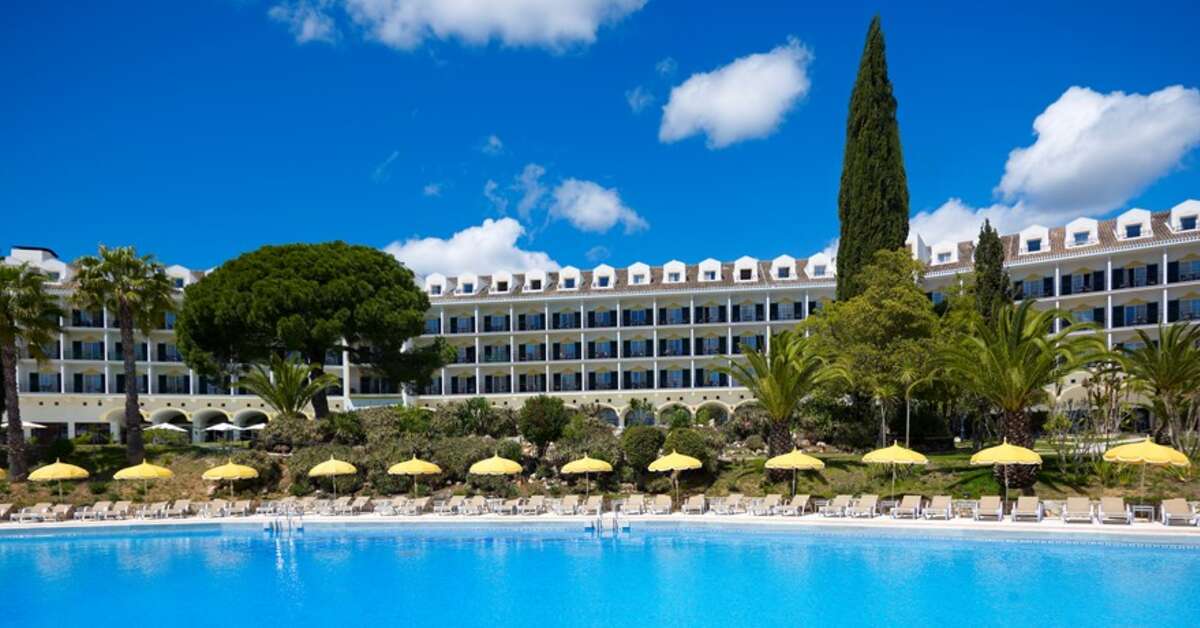 Een foto van het zwembad bij Penina Hotel & Golf Resort