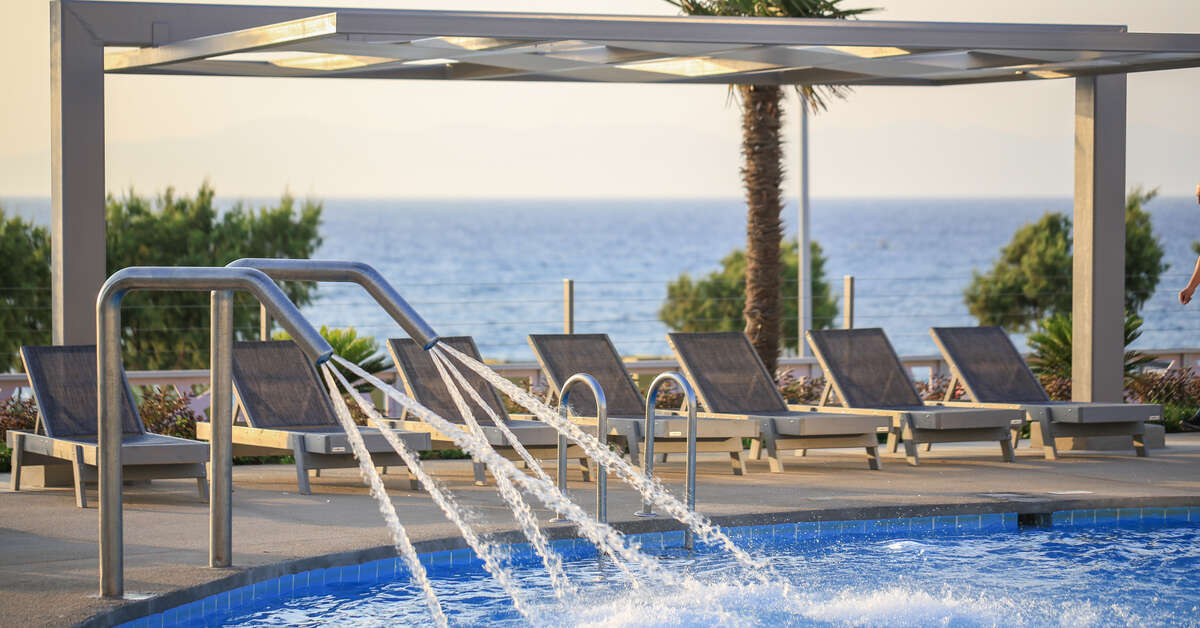 Een foto van het zwembad bij Akti Imperial Deluxe Spa & Resort