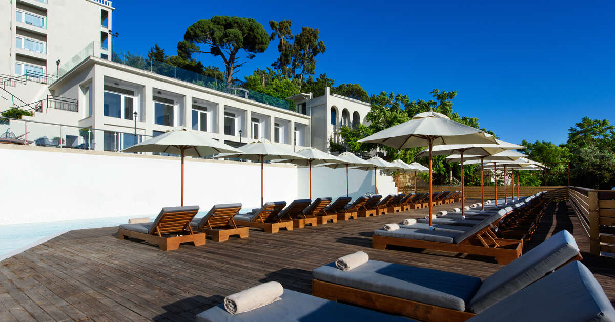 Ein Foto vom Pool im The Royal Grand Hotel