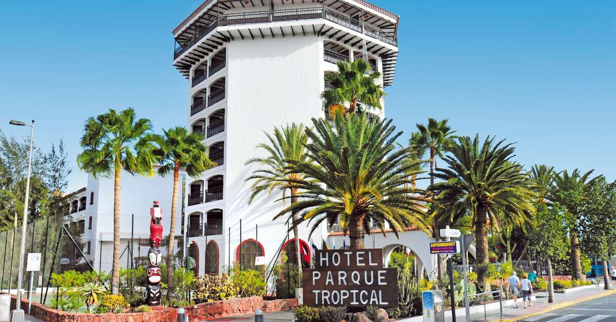 Ein Foto von der Außenansicht des Hotel Parque Tropical