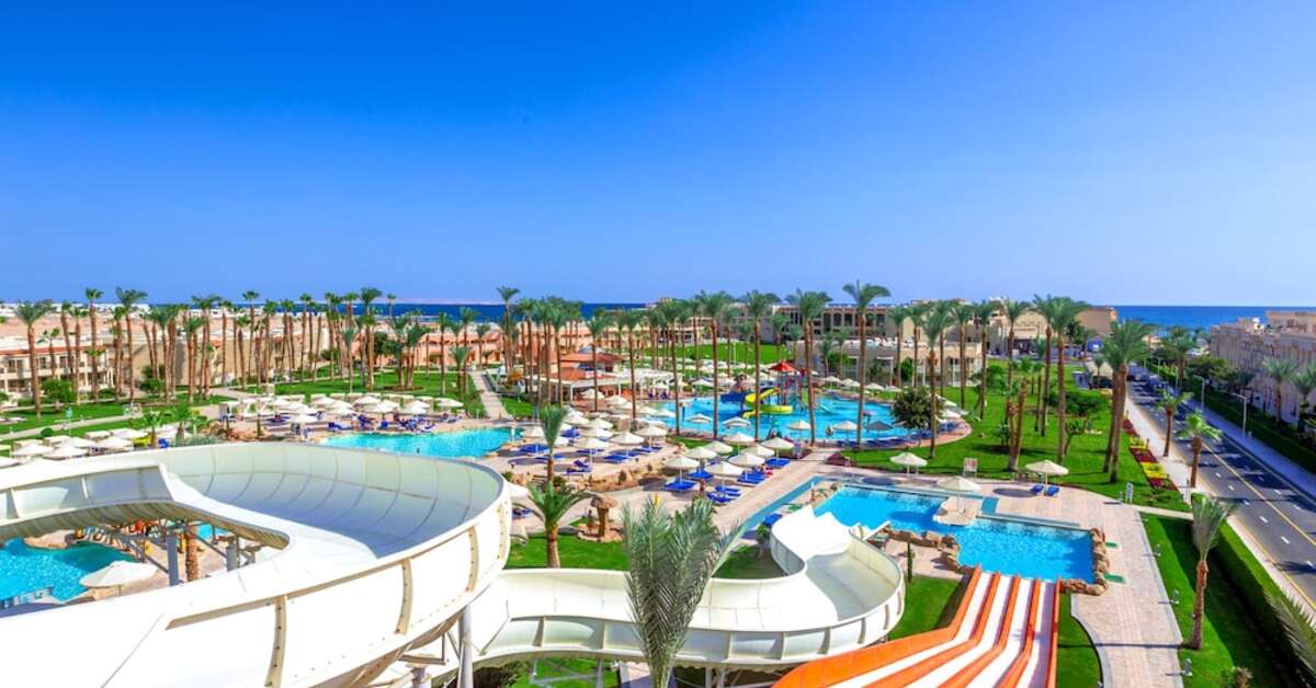 Een foto van het zwembad bij Beach Albatros Resort