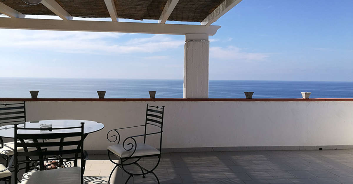Een foto van het terras bij Tonicello Resort