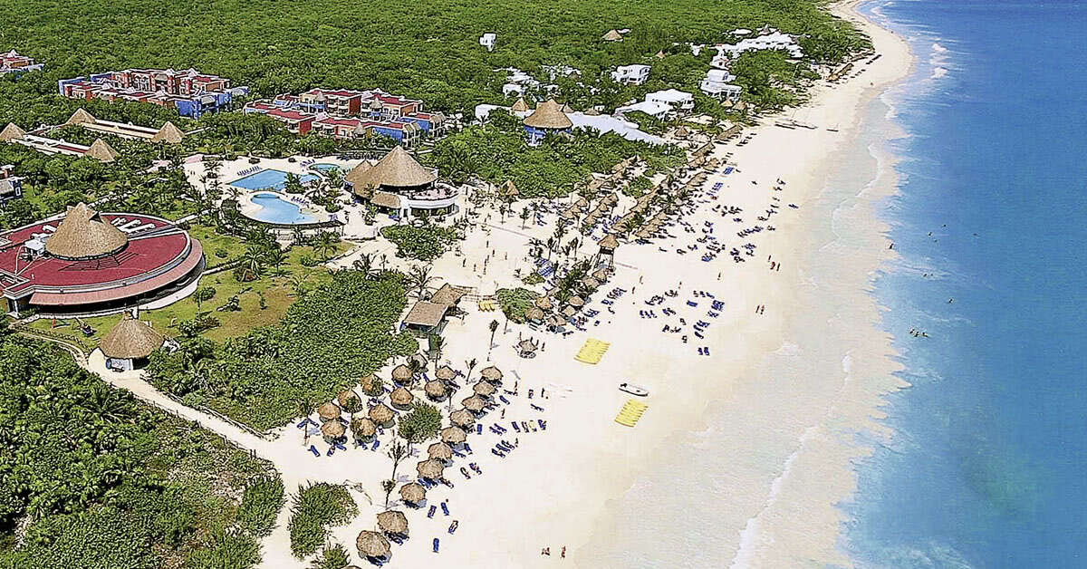 Een foto van het strand bij Catalonia Playa Maroma