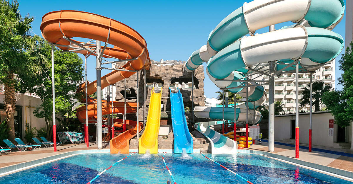 Een foto van het zwembad bij Ramada Resort by Wyndham Lara