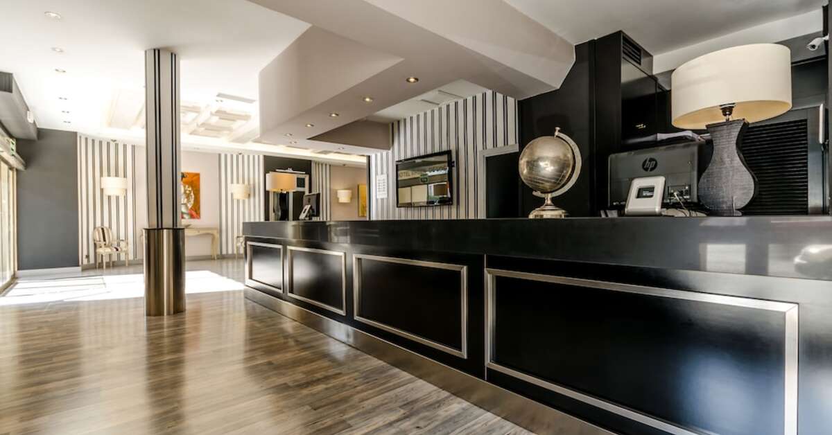 Een foto van het interieur van Senator Hotel Virgen De Los Reyes