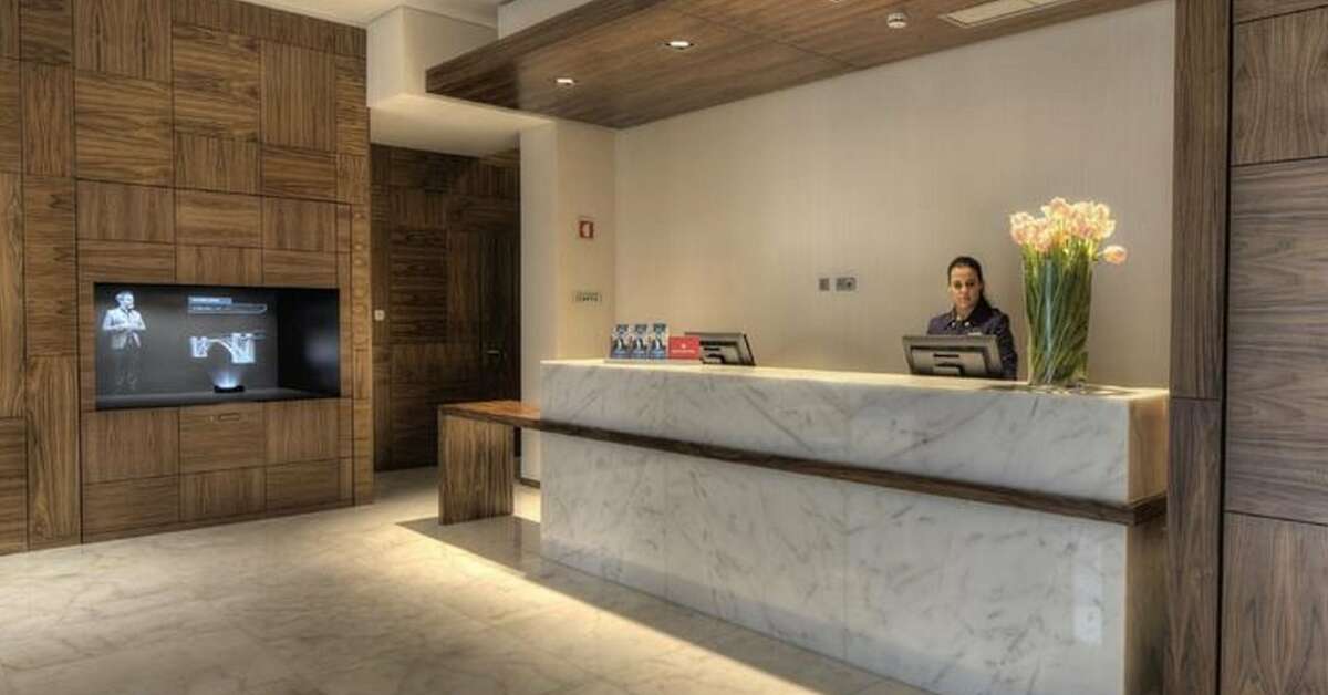 Een foto van het interieur van NH Collection Porto Batalha