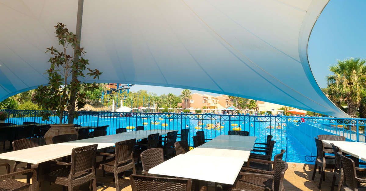 Een foto van het terras bij Aqualand Resort