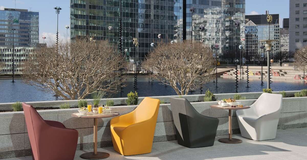 Ein Foto von der Terrasse im Melia Paris La Defense