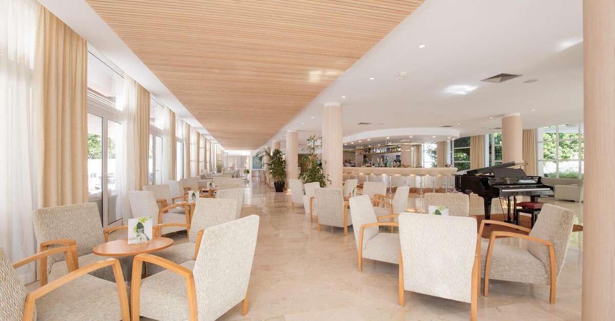 Een foto van het interieur van Hotel Canyamel Park