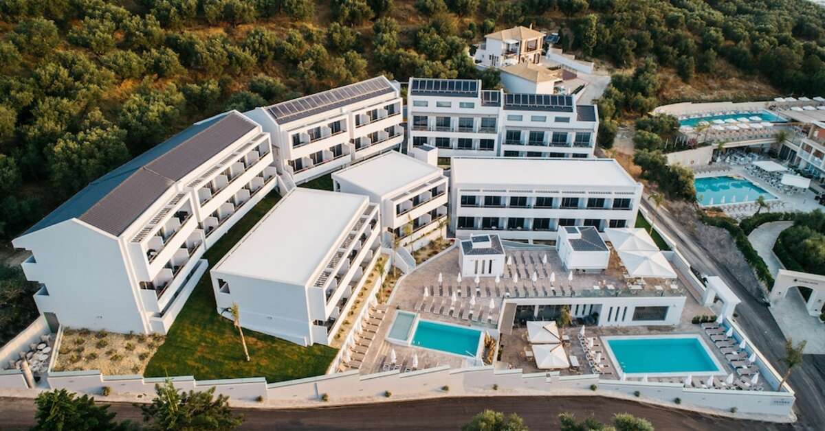 Een foto van het zwembad bij Tesoro Hotel