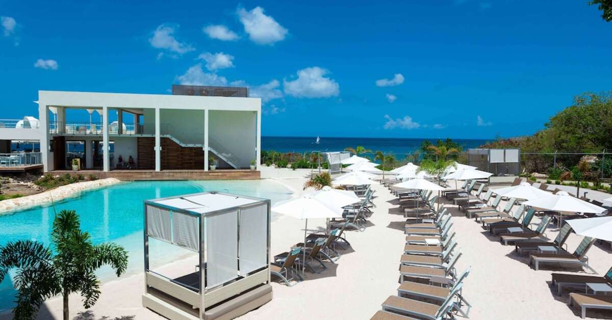 Een foto van het zwembad bij Sonesta Ocean Point