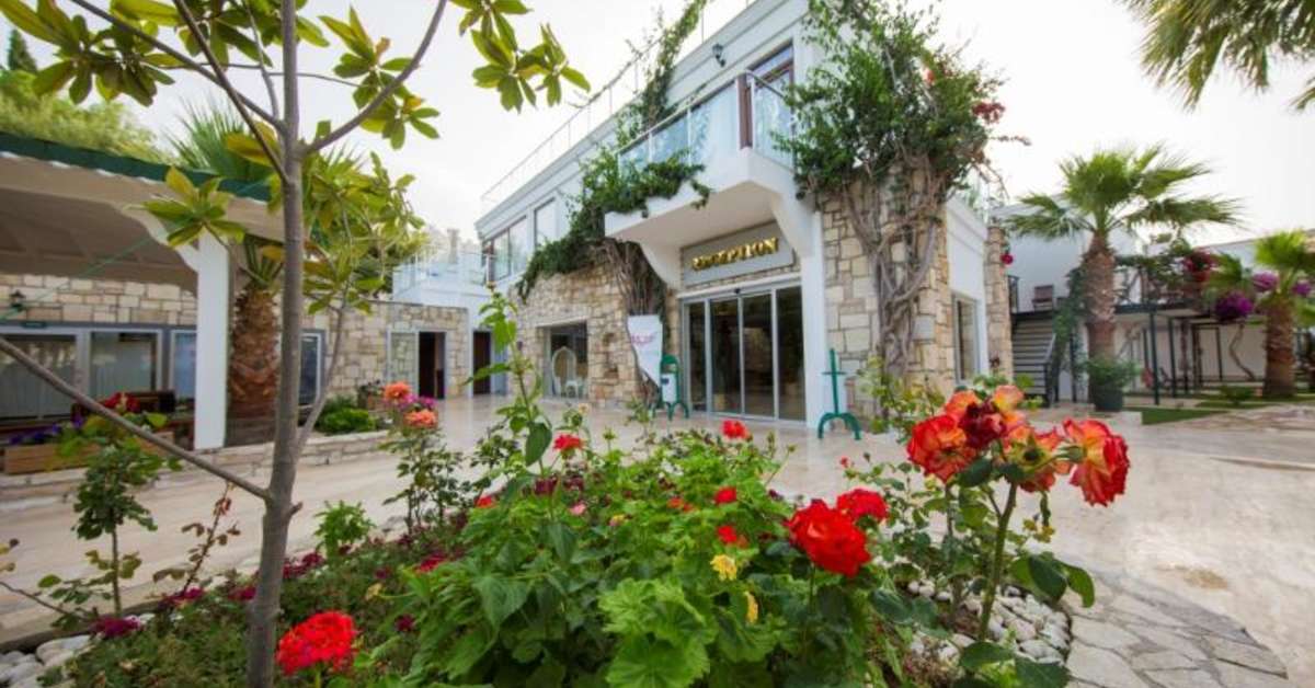 Een foto van de buitenkant van Anadolu Hotel Bodrum