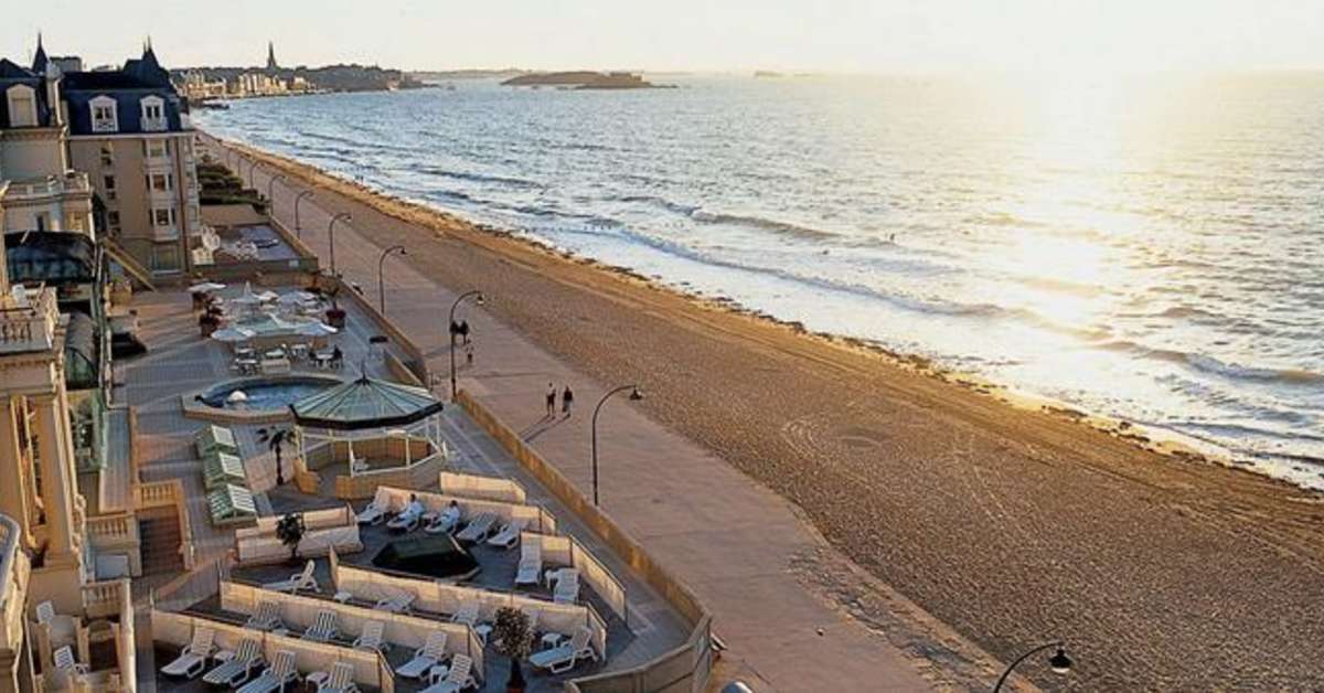 Een foto van het strand bij La Residence Reine Marine