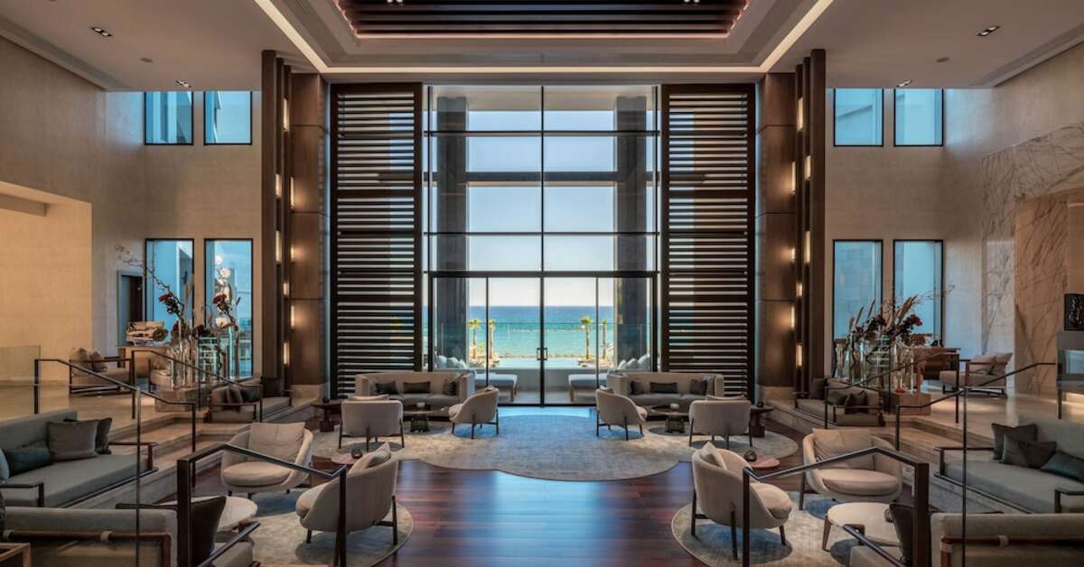 Een foto van het interieur van Amara Hotel