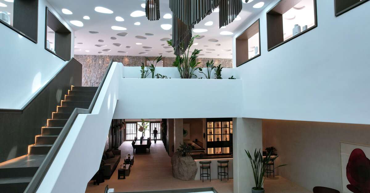 Een foto van het interieur van Aeonic Suites & Spa