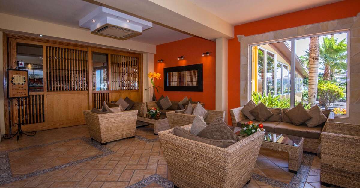 Een foto van het interieur van Hovima Jardin Caleta