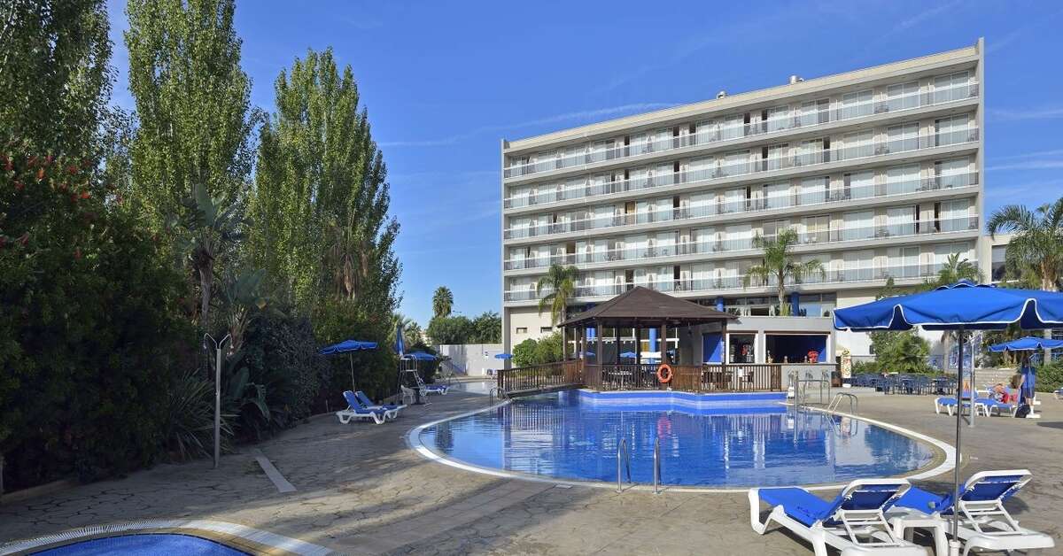 Een foto van het zwembad bij Sol Costa Daurada