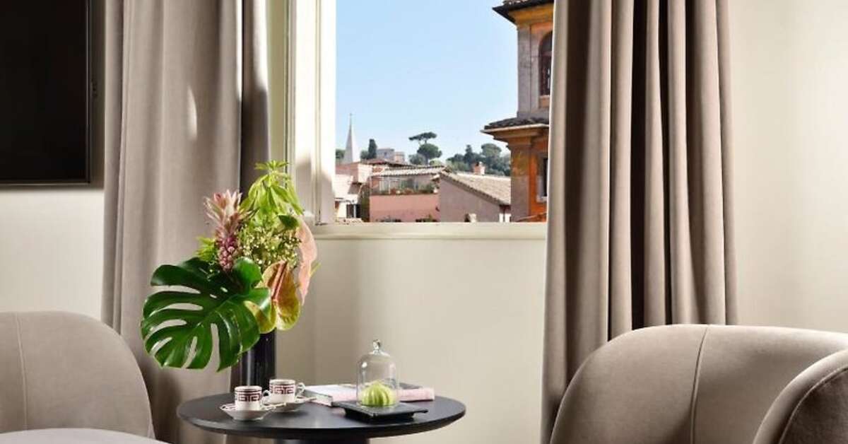 Een foto van The First Roma Dolce