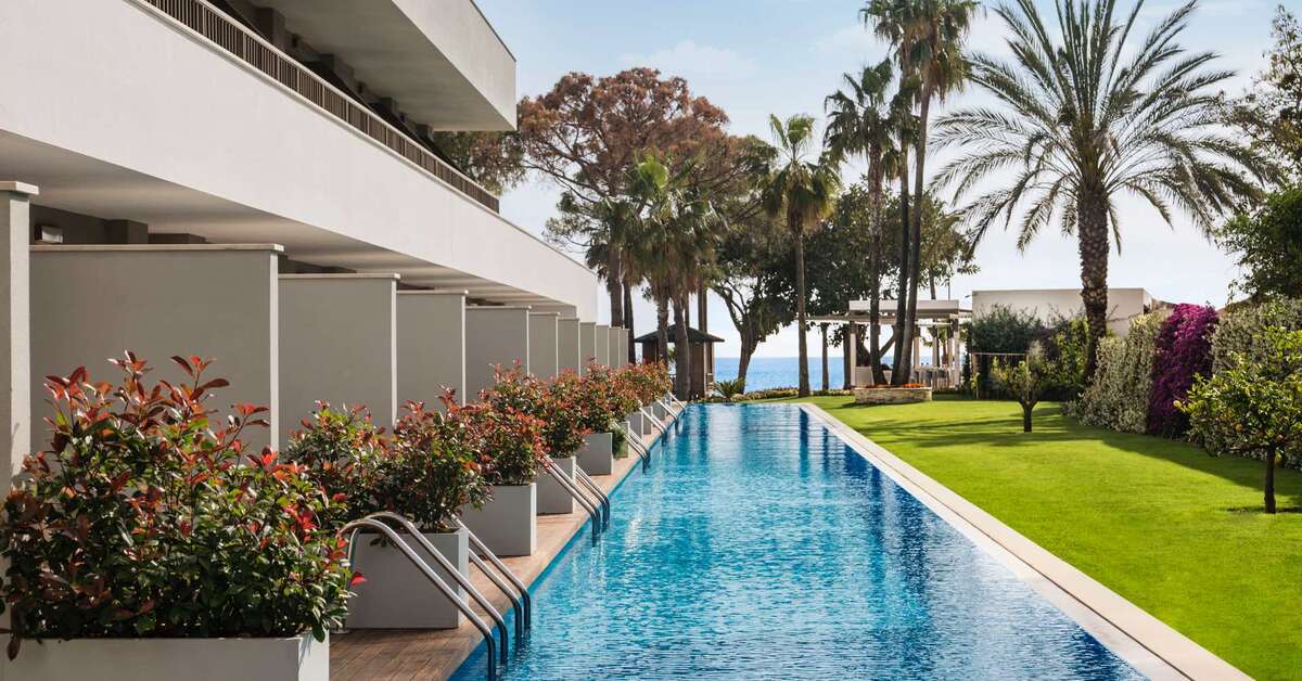 Een foto van Acanthus Cennet Barut Collection