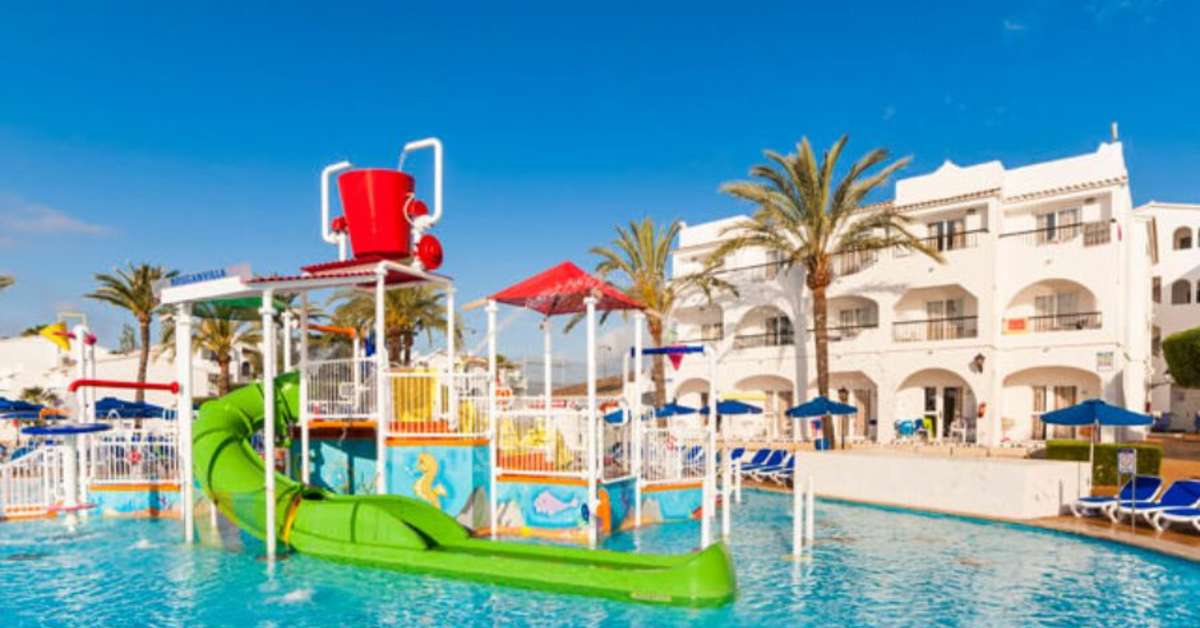 Een foto van het zwembad bij Globales Bouganvilla Aparthotel