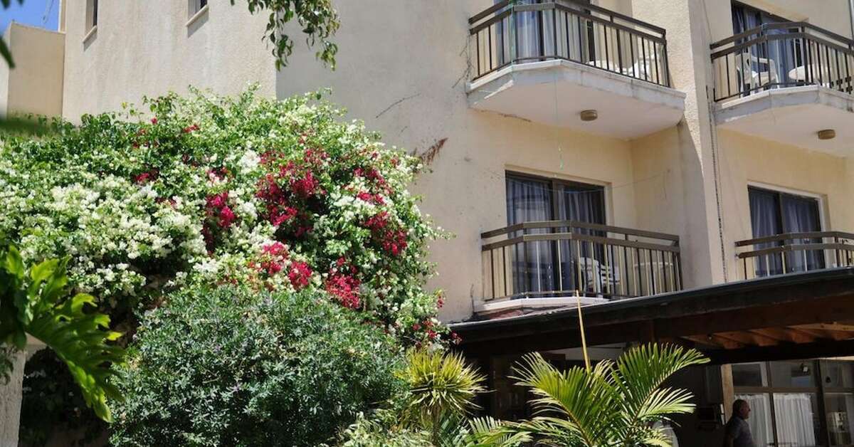 Een foto van de buitenkant van Mariela Hotel Appartementen