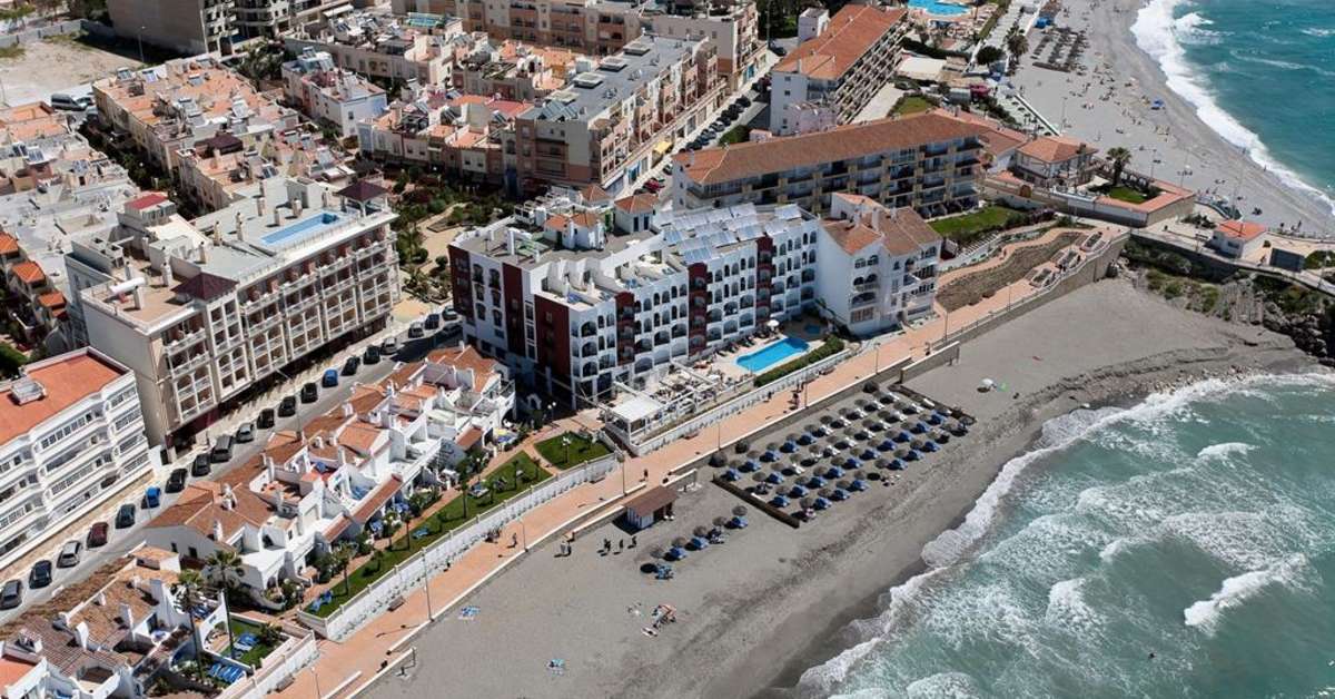 Een foto van het zwembad bij Hotel Perla Marina
