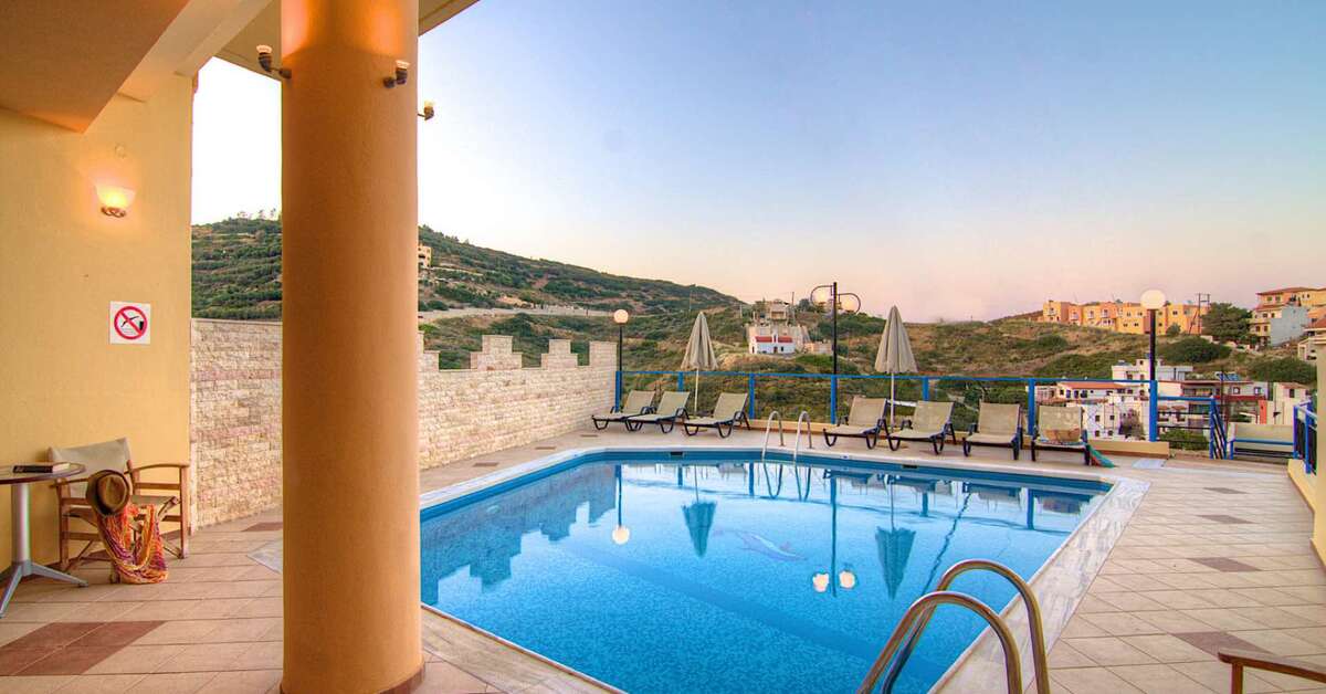 Een foto van het zwembad bij Aparthotel Athina