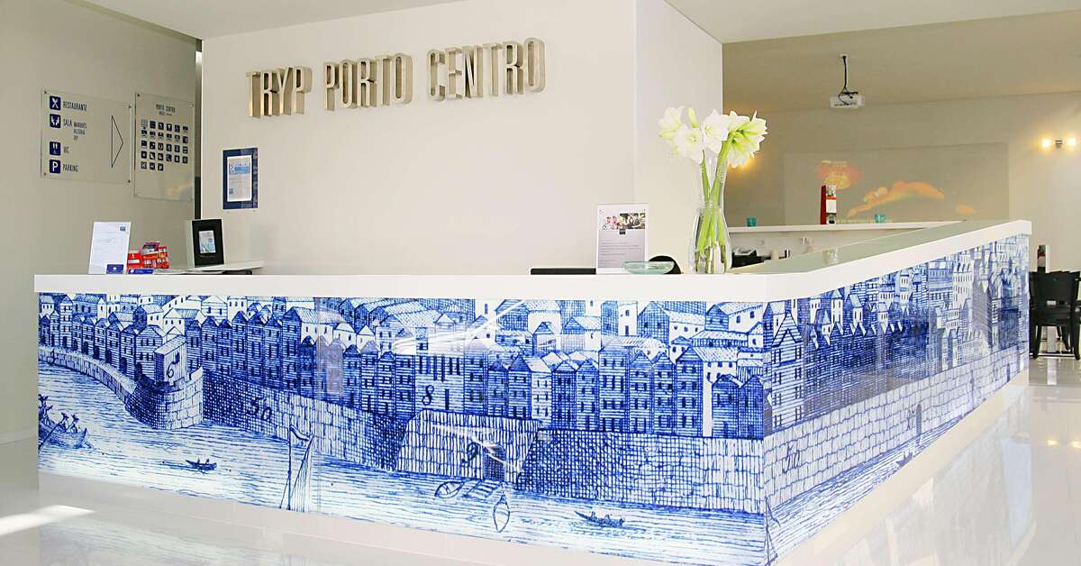 Een foto van het interieur van Tryp by Wyndham Porto Centro Hotel