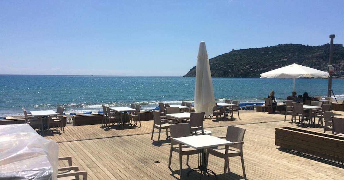 Een foto van het terras bij Arsi Enfi City Beach