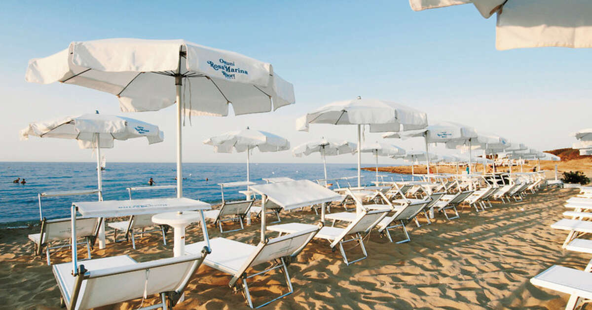 Een foto van het strand bij Ostuni Rosa Marina Resort