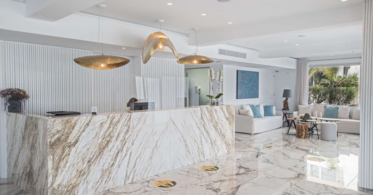 Een foto van het interieur van Kokkinos Boutique Hotel