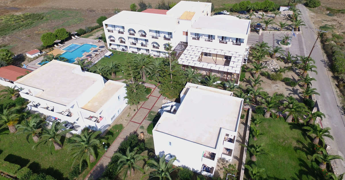 Ein Foto vom Pool im Kalimera Mare Hotel