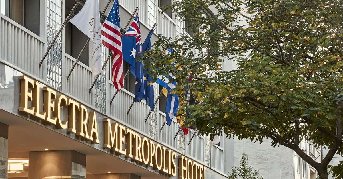 Ein Foto von der Außenansicht des Electra Metropolis Hotel