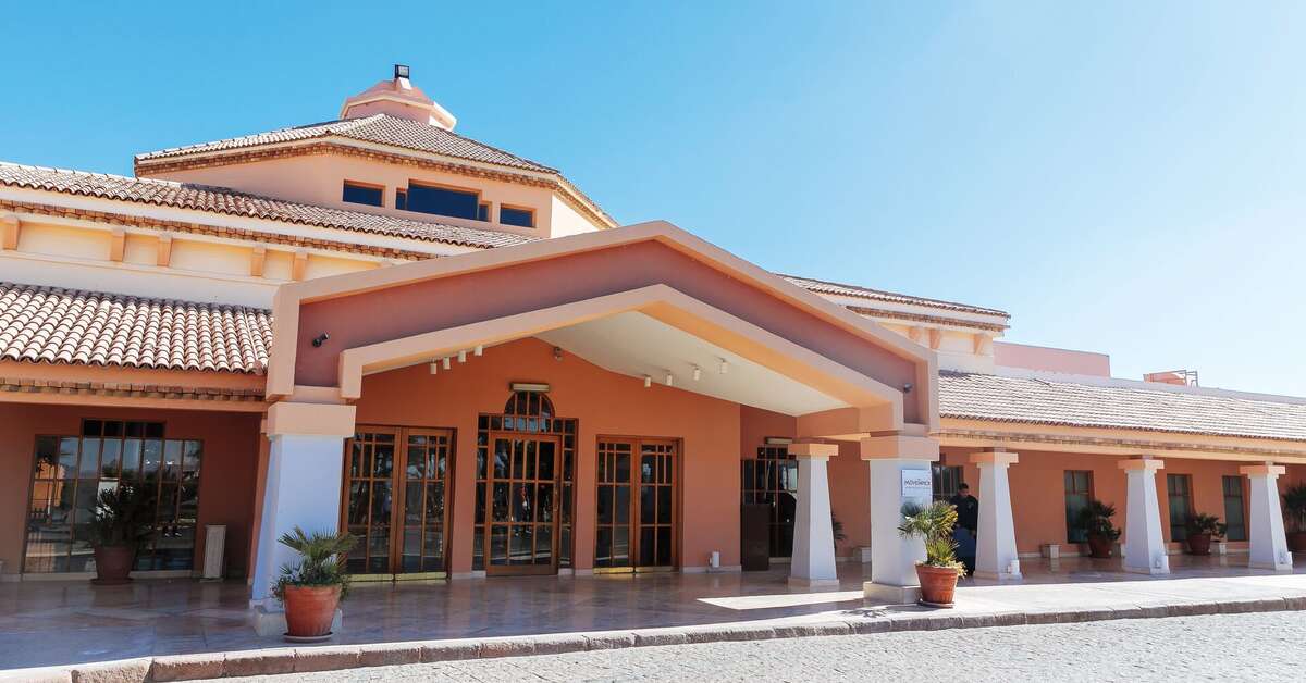 Een foto van de buitenkant van Mövenpick Resort & Spa El Gouna